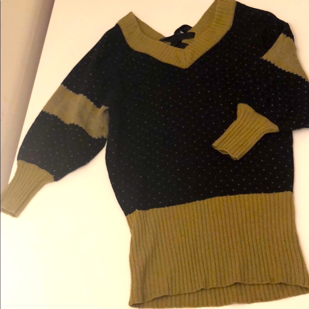 Lace-up back wool deep v-neck sweater olive+black